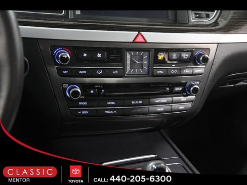 Used 2015 Hyundai Genesis 3.8 AWD/4WD image 14