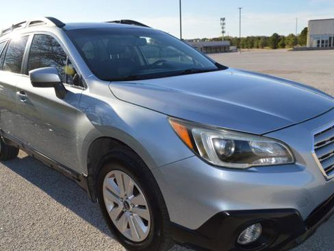 Used 2015 Subaru Outback 2.5i Premium image 2