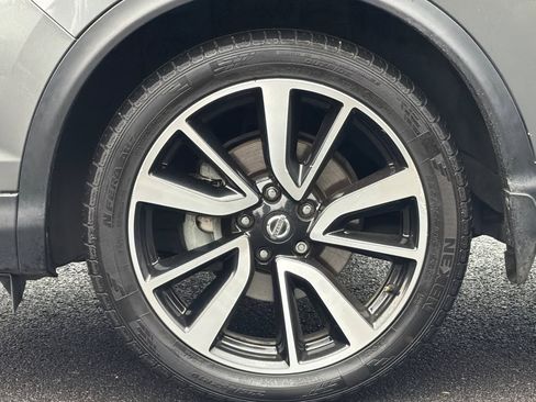 Used 2018 Nissan Rogue Sport SL image 38