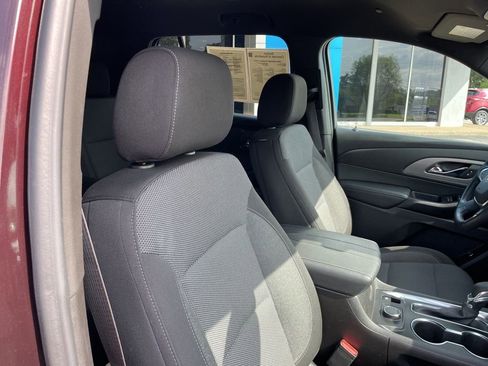 Used 2022 Chevrolet Traverse LT image 26