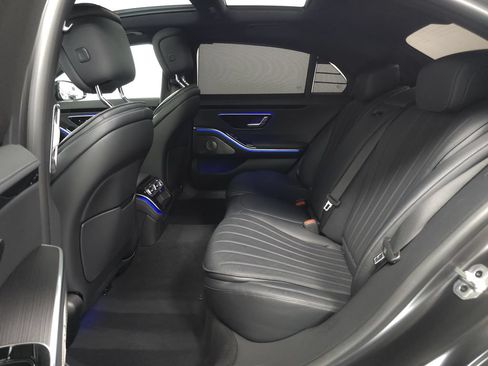 Used 2024 Mercedes-Benz S 500 4MATIC w/ AMG Line image 29