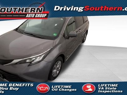 Used 2021 Toyota Sienna XLE