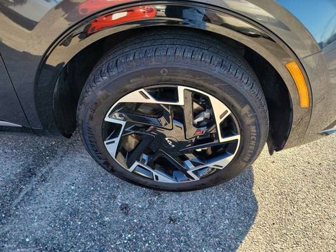 Used 2024 Kia Sportage SX image 6