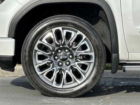Used 2024 GMC Sierra 1500 Denali Ultimate image 25