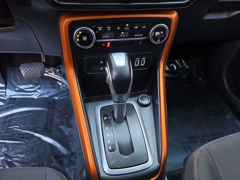 Used 2021 Ford EcoSport SE w/ SE Convenience Package image 16