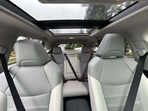 Used 2020 Toyota RAV4 Limited image 28