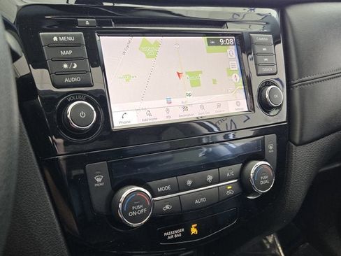 Used 2019 Nissan Rogue SL w/ Premium Package image 25