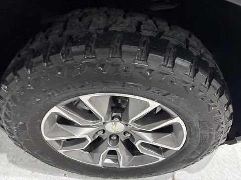 Used 2020 Chevrolet Silverado 1500 LT image 31