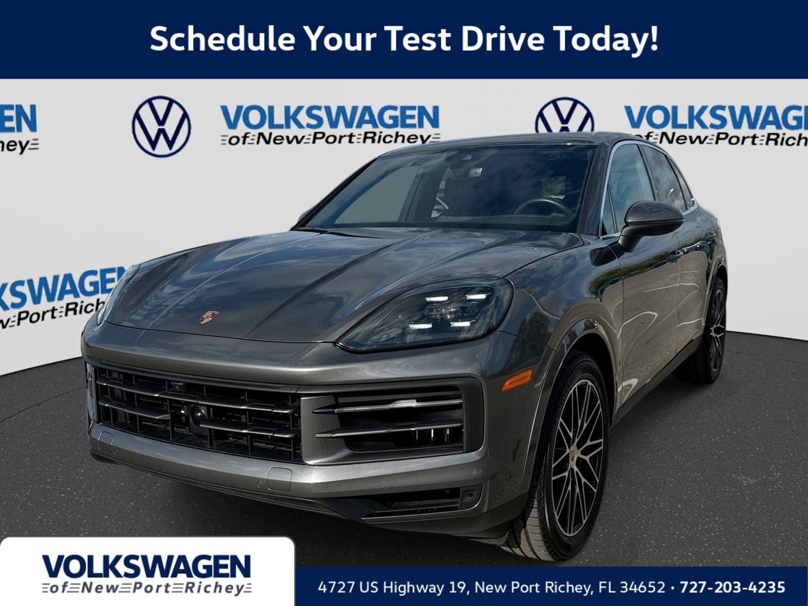 Used 2025 Porsche Cayenne AWD/4WD image 1
