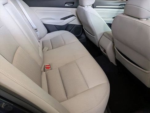 Used 2021 Nissan Altima 2.5 SV FWD image 19