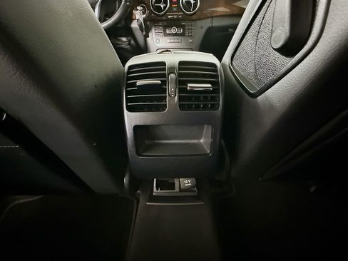 Used 2015 Mercedes-Benz GLK 350 2WD image 23