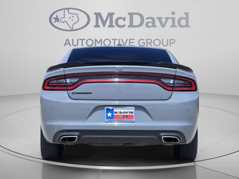 Used 2020 Dodge Charger SXT w/ Blacktop Package RWD image 5