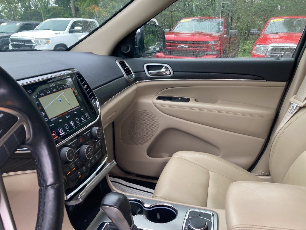 Used 2020 Jeep Grand Cherokee Limited AWD/4WD image 15