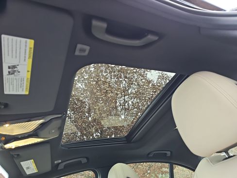 New 2026 BMW 330i Sedan w/ Premium Package image 31