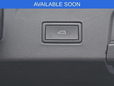Used 2024 Volkswagen Atlas SE AWD/4WD image 32
