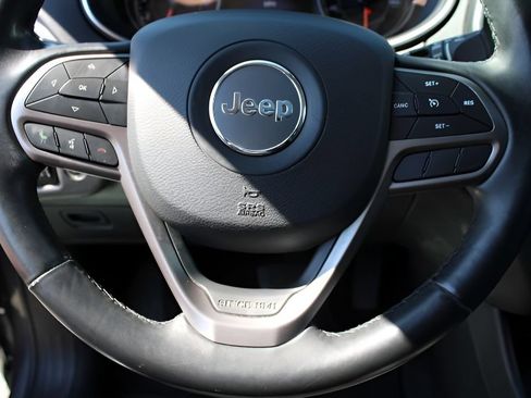 Used 2020 Jeep Cherokee Limited AWD/4WD image 14
