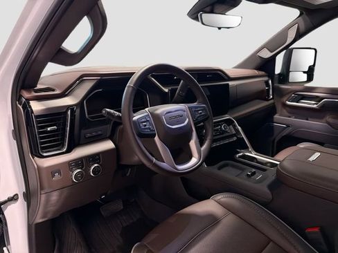 Used 2025 GMC Sierra 3500 Denali w/ Denali Reserve Package AWD/4WD image 9