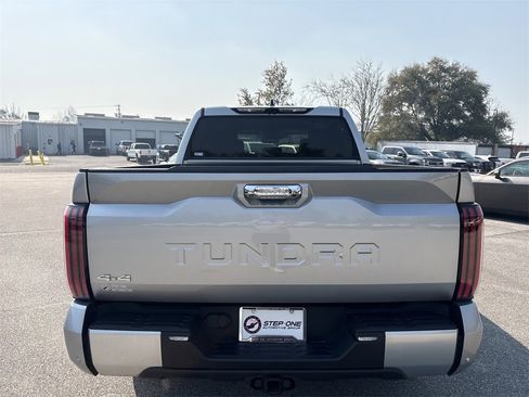 Used 2024 Toyota Tundra Limited image 25