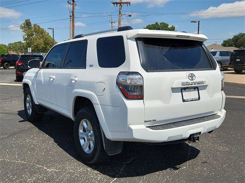 Used 2022 Toyota 4Runner SR5 Premium image 3