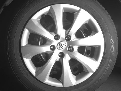 Used 2025 Toyota Corolla LE FWD image 9