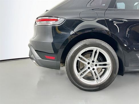 Certified 2024 Porsche Macan AWD/4WD image 13