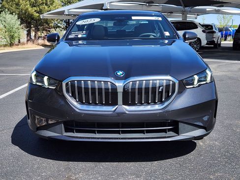 Used 2025 BMW i5 eDrive40i w/ Premium Package RWD image 10