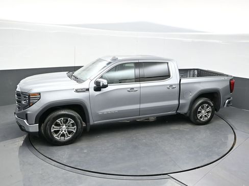 Used 2025 GMC Sierra 1500 SLT AWD/4WD image 37