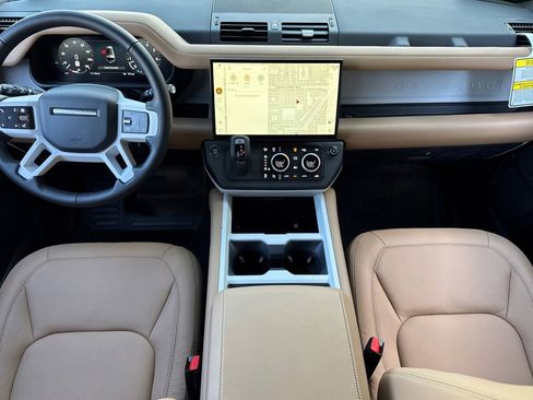 New 2026 Land Rover Defender 130 X-Dynamic SE image 25