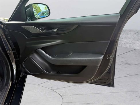Used 2020 Jaguar XE S RWD image 17