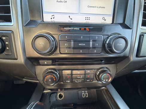 Used 2016 Ford F150 XLT w/ Equipment Group 302A Luxury AWD/4WD image 26