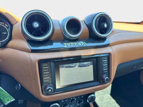 Used 2015 Ferrari California T image 19