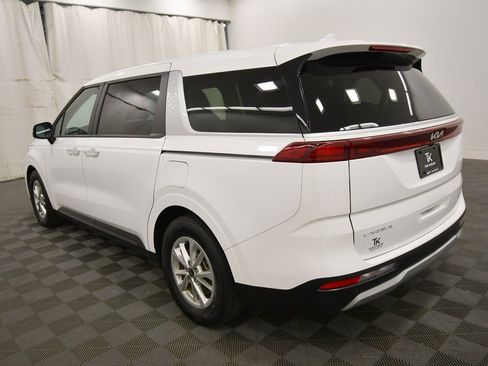 Certified 2024 Kia Carnival LX image 5