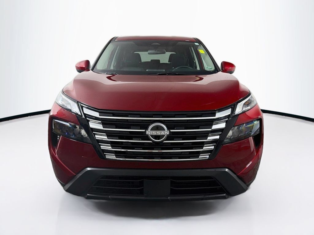 Used 2025 Nissan Rogue SV AWD/4WD image 2