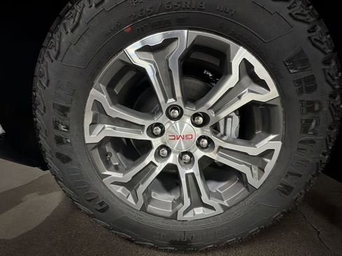 New 2026 GMC Sierra 1500 SLE image 31