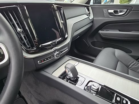 Certified 2025 Volvo XC60 B5 Plus image 14