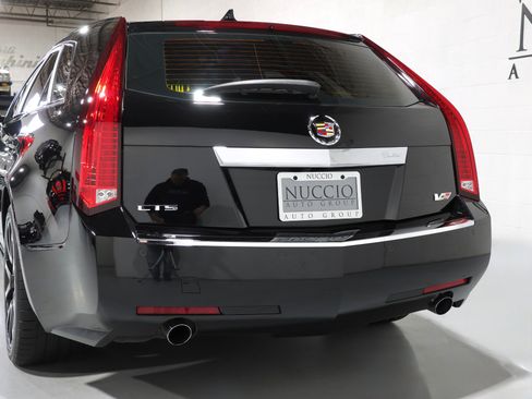 Used 2011 Cadillac CTS V image 37