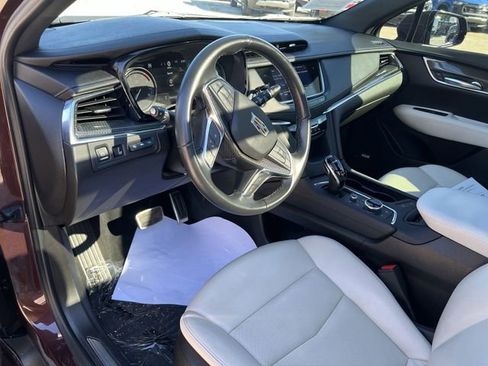 Used 2022 Cadillac XT5 Sportv w/ Technology Package image 11