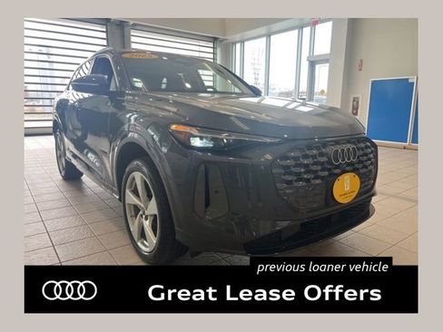 Used 2025 Audi Q5 Premium Plus w/ Premium Plus AWD/4WD image 1