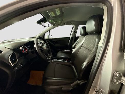 Used 2021 Chevrolet Trax LT image 20