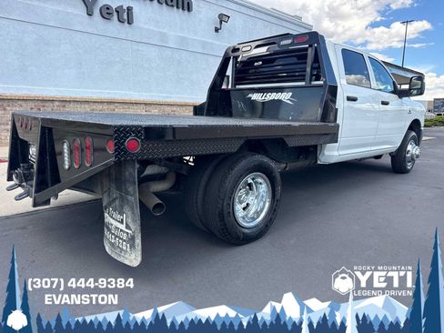 Used 2024 RAM 3500 Tradesman w/ Chrome Appearance Group AWD/4WD image 3