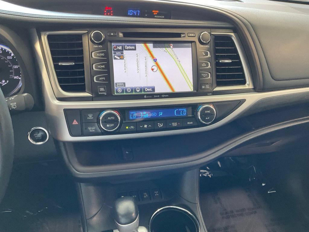 Used 2019 Toyota Highlander Limited AWD/4WD image 15
