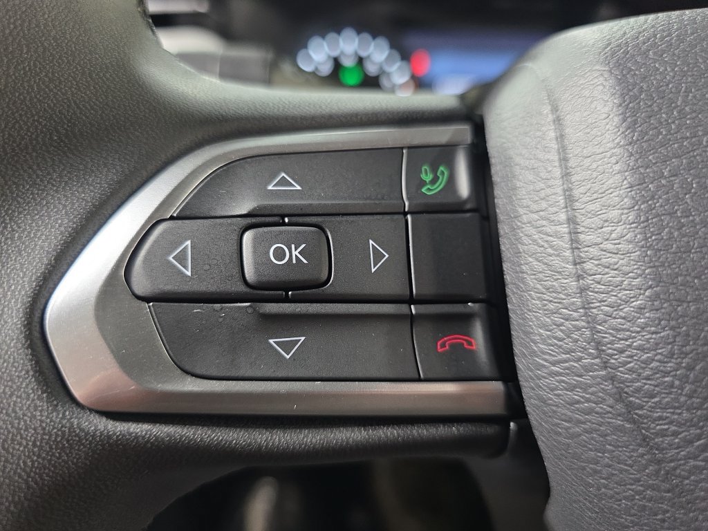 Used 2024 Jeep Compass Latitude AWD/4WD image 19