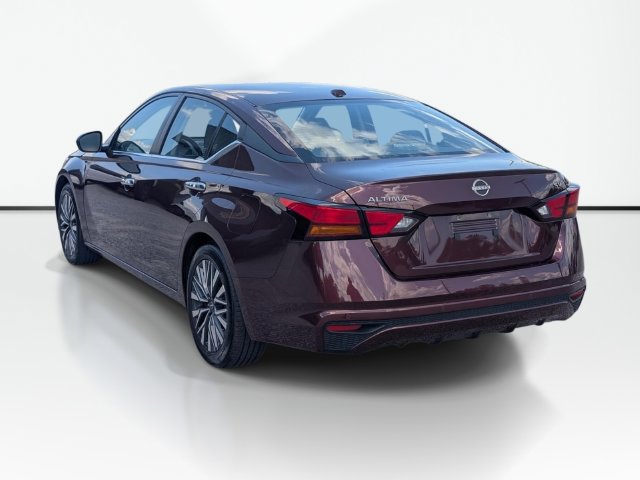 Used 2024 Nissan Altima 2.5 SV FWD image 8