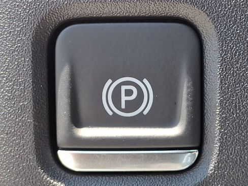 Used 2026 Chevrolet Silverado 1500 LTZ AWD/4WD image 25