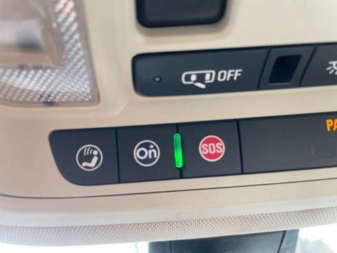 Used 2023 GMC Acadia Denali w/ Denali Ultimate Package image 32