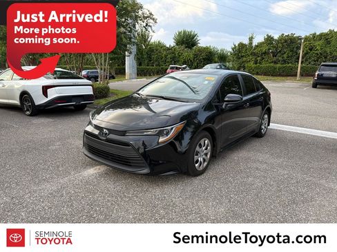 Used 2025 Toyota Corolla LE FWD image 1