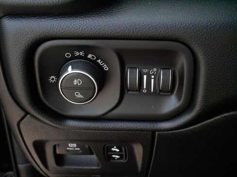 Used 2019 RAM 1500 Big Horn AWD/4WD image 28