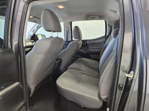 Used 2020 Toyota Tacoma SR5 RWD image 12