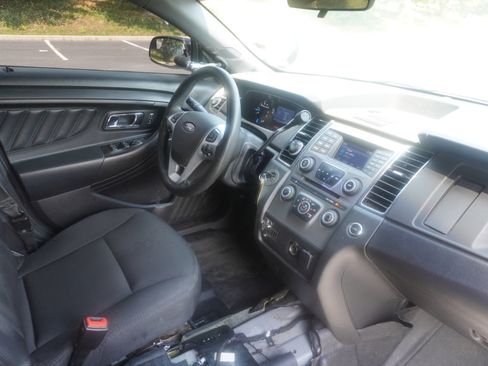 Used 2016 Ford Taurus Police Interceptor AWD image 22