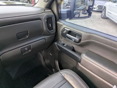 Used 2023 GMC Sierra 2500 Denali w/ Denali Ultimate Package image 18